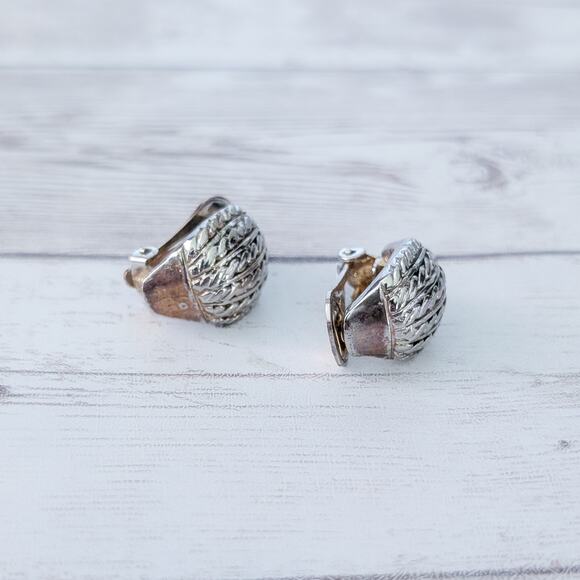 Vintage Clip On Earrings Stylish Statement Silver Tone Chunky 7/8" - Picture 5 of 9